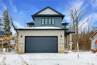 22701 Adelaide Road 31, Strathroy-caradoc, On N0l 1w0