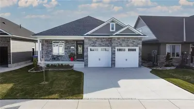 56 DEERFIELD Road, Lambton Shores, ON N0M 1T0