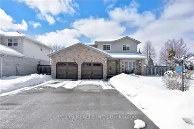 6 Exmouth Drive, London East, On N5v 4v3
