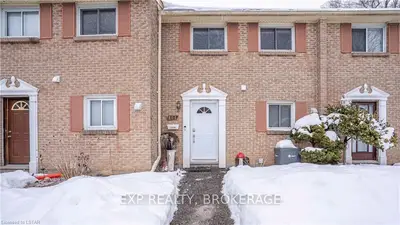 166 Southdale Road W 141, London South, On N6j 2j1