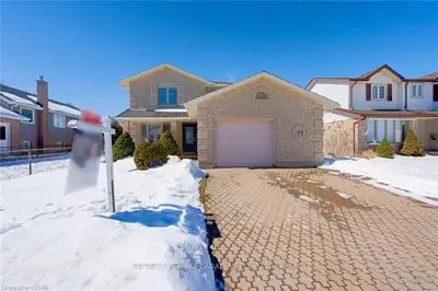 71 Lynngate Grove, London South, On N6k 3s7