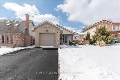 10 Duncan Crescent, London East, On N5v 4e8