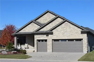2442 Moe Norman Way, London South, On N6k 5r5