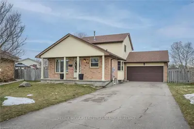 98 Vaubois Place, London East, On N5v 4a5