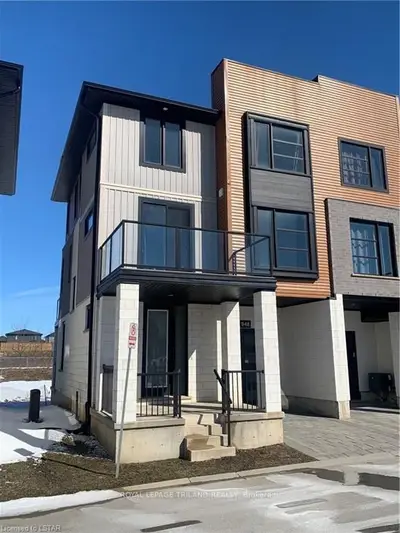 948 West Village Square, London North, On N6h 5j9