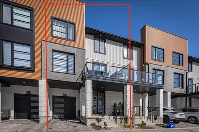 970 West Village Square, London North, On N6h 0j7