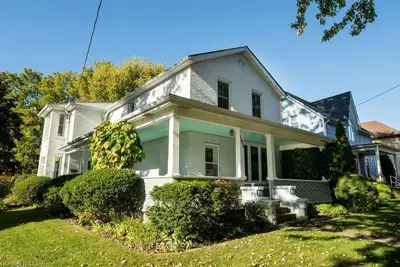 103 North Street, Strathroy-caradoc, On N7g 1z4