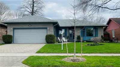 48 Midale Crescent, London North, On N5x 3c3