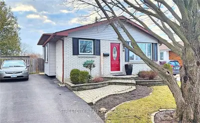22 Woodrow Crescent, London South, On N6e 1e8