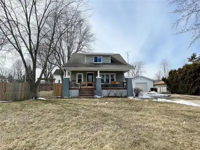 524 BROADWAY Street, Plympton-Wyoming, ON N0N 1T0
