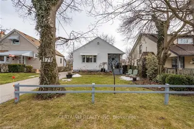 174 Barker Street, London East, On N5y 1y3