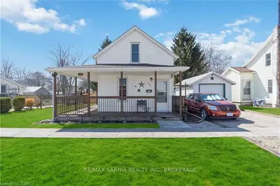 290 QUEEN Street, Chatham-Kent, ON N0P 1T0