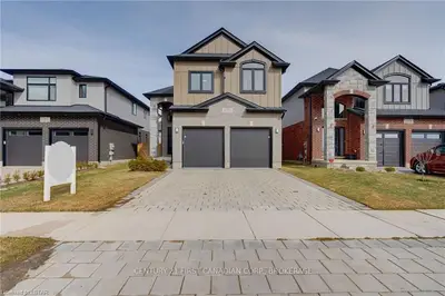 2370 Wickerson Road, London South, On N6k 0h6