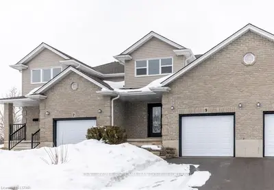 9 Cronyn Street, Woodstock, On N4s 3t4