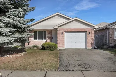 636 Railton Avenue, London East, On N5v 4e7