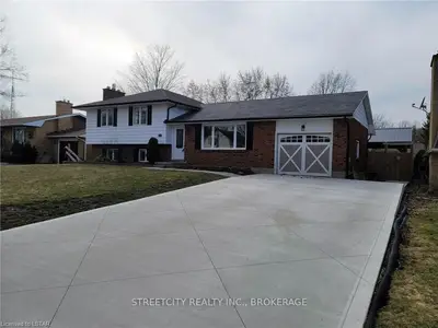 14 PARK Lane, Lambton Shores, ON N0N 1J0