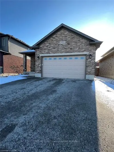 1005 Oakcrossing Gate, London North, On N6h 0e9
