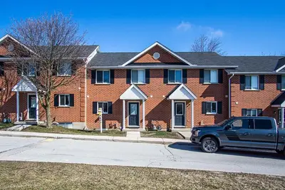 190 Fleming Drive 4, London East, On N5b 5b8