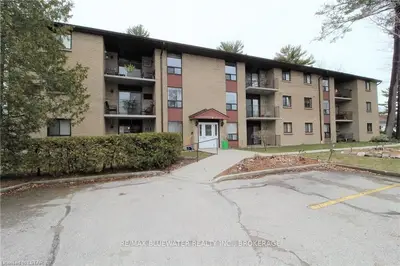 10 LAKE Road 206, Lambton Shores, ON N0M 1T0