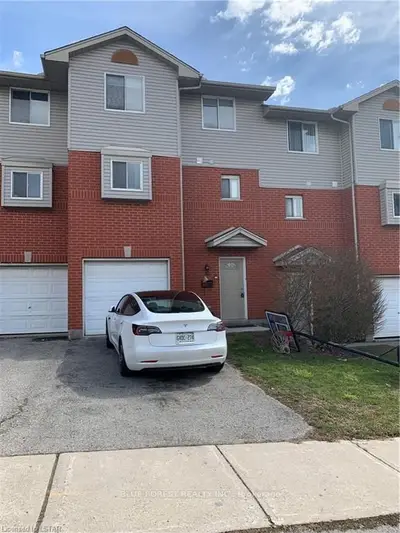 10 Chapman Court, London North, On N6g 5a7