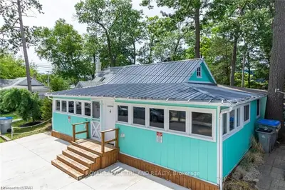 13 HURON Avenue, Lambton Shores, ON N0M 1T0