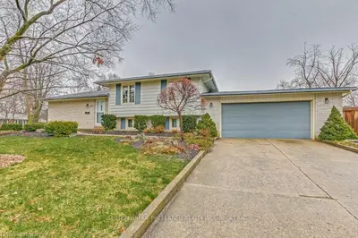 828 Westbury Crescent, London South, On N6j 3c7