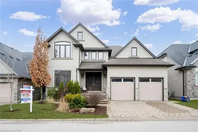 515 Skyline Avenue 9, London North, On N5x 0h4
