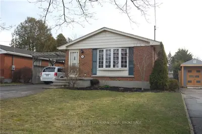 136 Bancroft Road, London East, On N5v 1c7