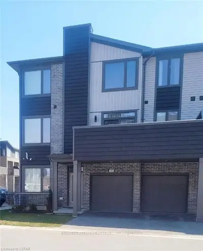1960 Dalmagarry Road 100, London North, On N6g 0t8
