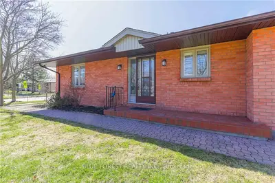 55 Fiddlers Green Road 12, London North, On N6h 4t8