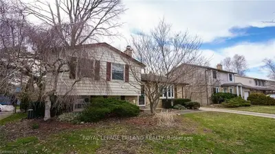 1204 Guildwood Boulevard, London North, On N6h 4g9