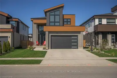 2105 Ironwood Road, London South, On N6k 0h8
