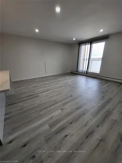583 Mornington Avenue 904, London East, On N5y 3e9