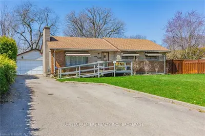 446 Scenic Drive, London South, On N52 3a8