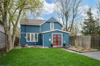 8 Forbes Street, London South, On N6j 1l3