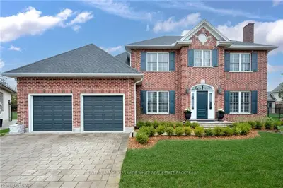 1989 Mumford Court, London North, On N6g 5h1