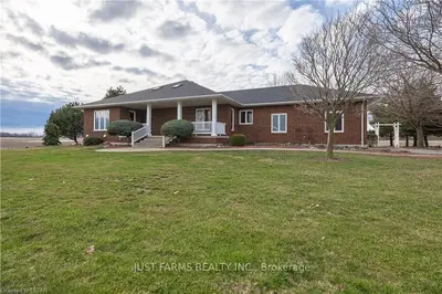 11729 MAGNAVILLA Line, Chatham-Kent, ON N0P 1V0