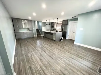 54 Frontenac Road B, London South, On N5z 3y6