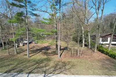 9866 WILBERT Street, Lambton Shores, ON N0M 1T0