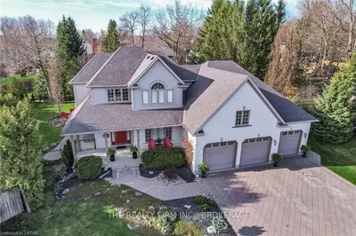 664 Robertson Place, London South, On N6k 4x7