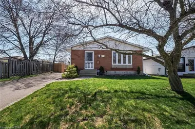 21 Piers Crescent, London South, On N6e 1z1
