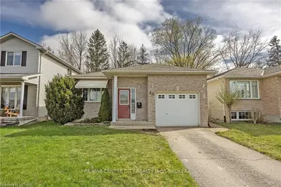 24 Rossiter Road, Ingersoll, On N5c 4c9