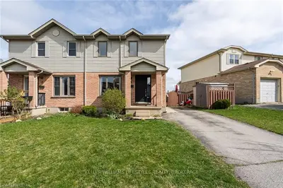 4 Phair Crescent, London South, On N5z 5b6