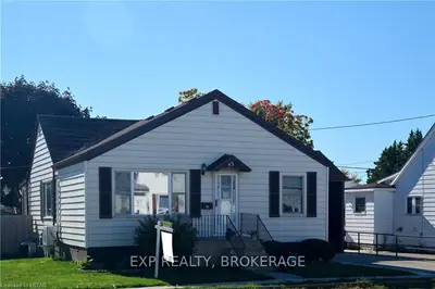 43 GILLARD Street, Chatham-Kent, ON N8A 1M8