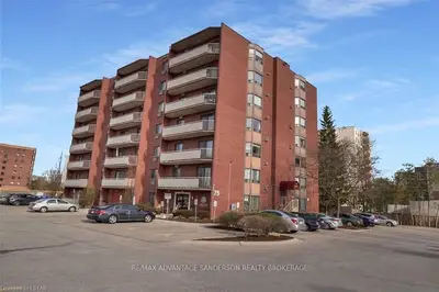 75 Huxley Street 302, London South, On N6j 4w7