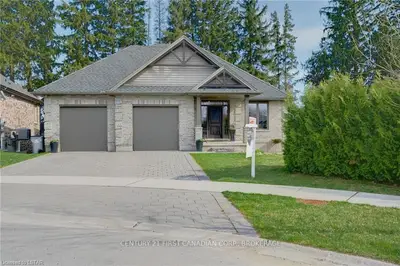 679 Bennett Crescent Crescent, Strathroy-caradoc, On N0l 1w0
