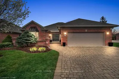 50 Northumberland Road 29, London North, On N6h 5j2