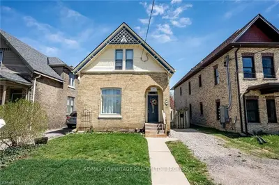 506 English Street, London East, On N5w 3t3