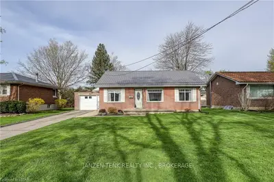 24 Park Street, Aylmer, On N5h 2p3
