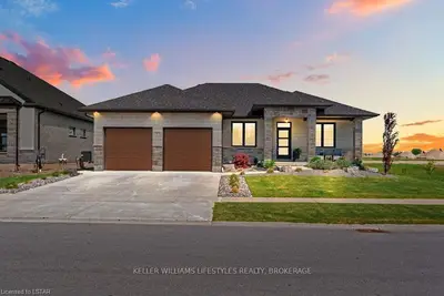 101 FIELD Street, Lambton Shores, ON N0N 1J0
